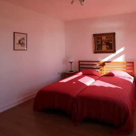 Escondida Villa Breña Baja