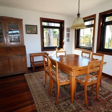 Escondida Villa Breña Baja